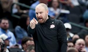 Shams：詹金斯今早被灰熊队叫到办公室当面解雇 令人震惊！