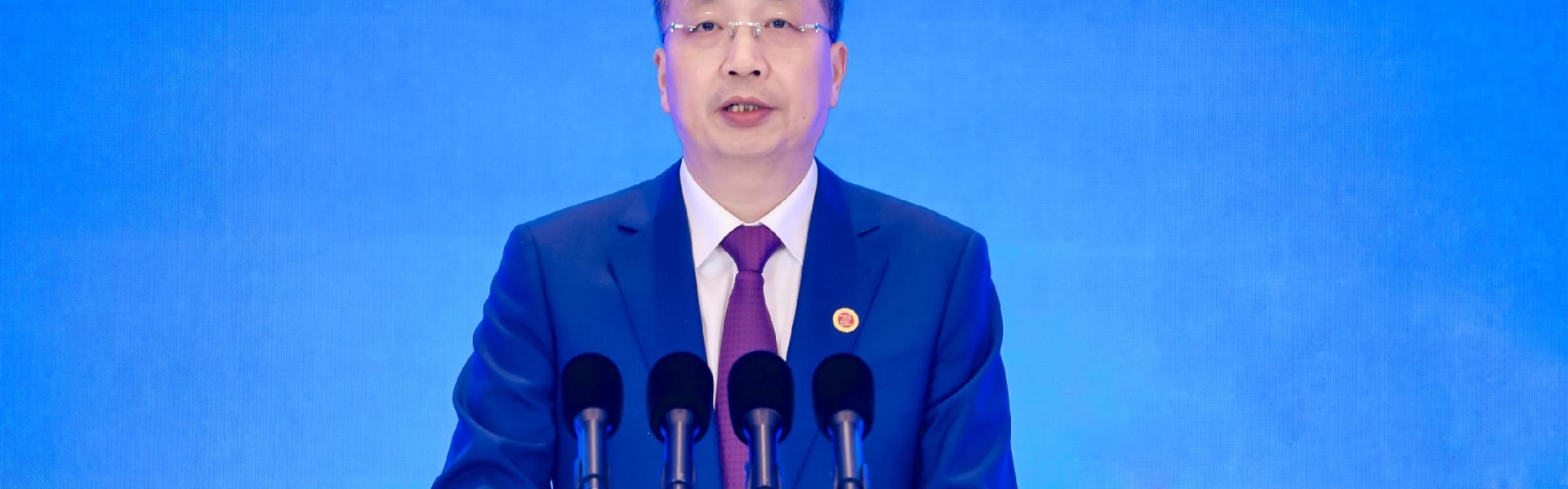 欧博官网-官宣！原证监会主席、30余载工行老将易会满被查