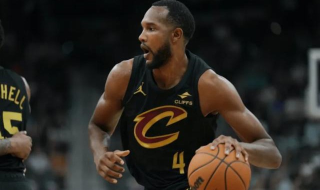 莫布利今夏打磨自主进攻能力 骑士突破瓶颈仰仗他