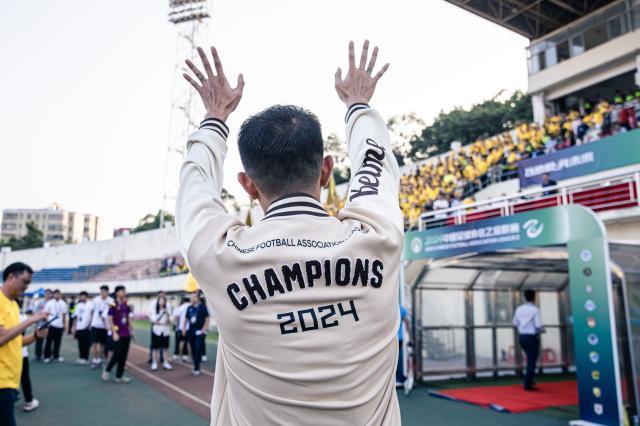 1729657504098097123.jpg 肖智退役现场照片 (2).jpg